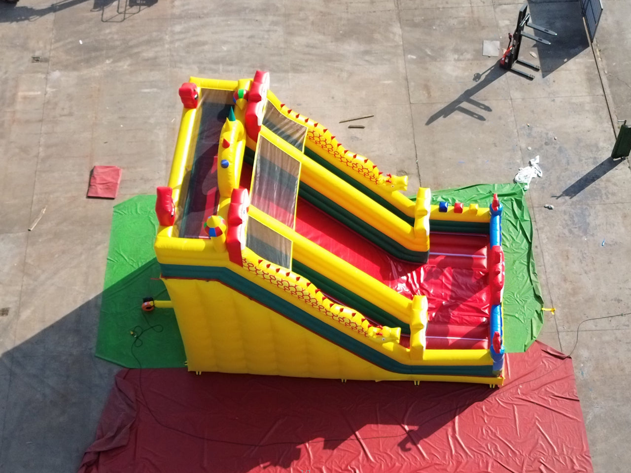 Tobogán Inflable Gigante Temático Conejo