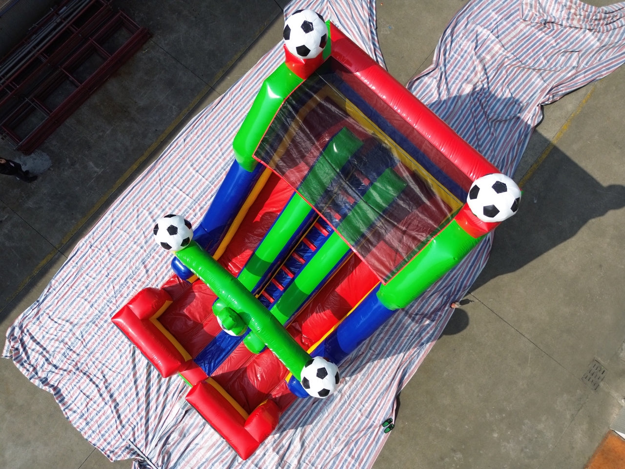Tobogán Inflable Temático Fútbol