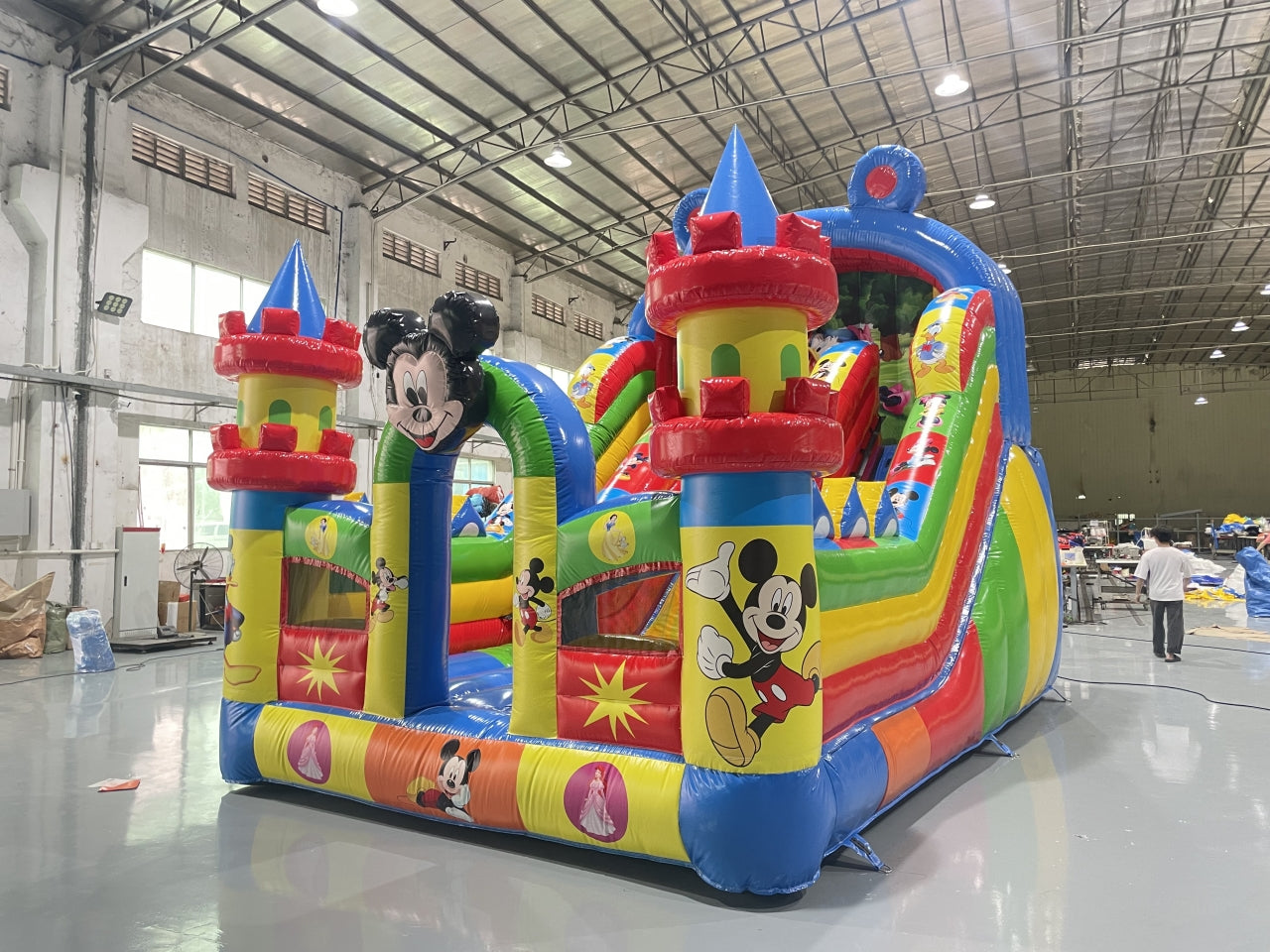 Tobogán Inflable Temático Micky Modelo Chileno