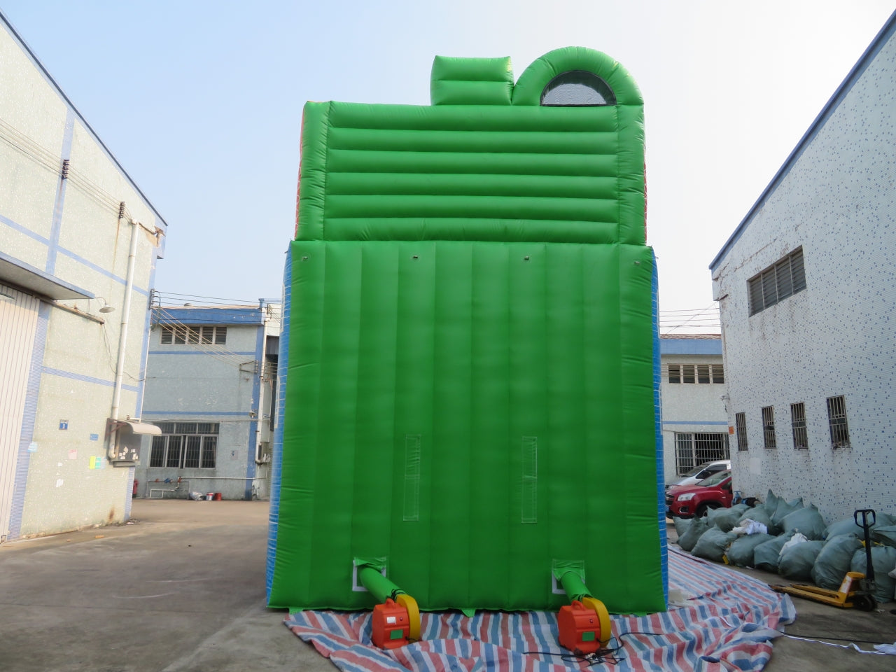 Tobogán Inflable Temático De Casa