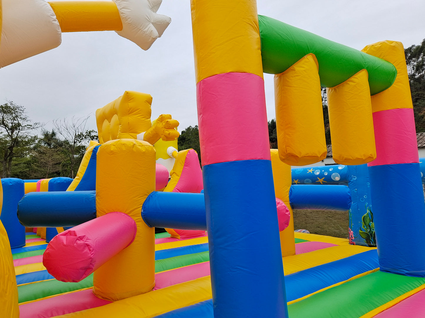 Parque Inflable Gigante Temático Bob Esponja