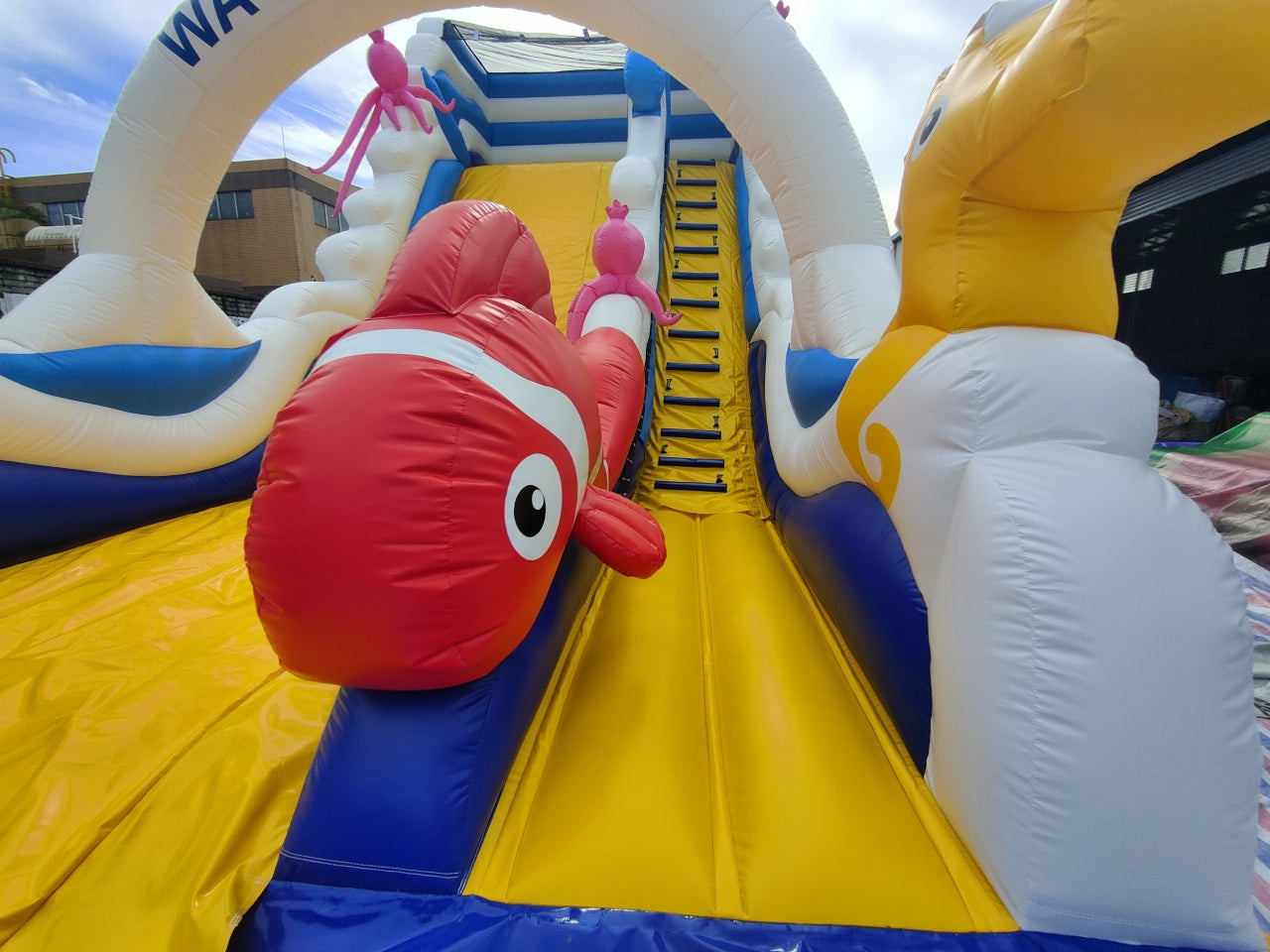 Tobogán Inflable Acuático Temático Acario