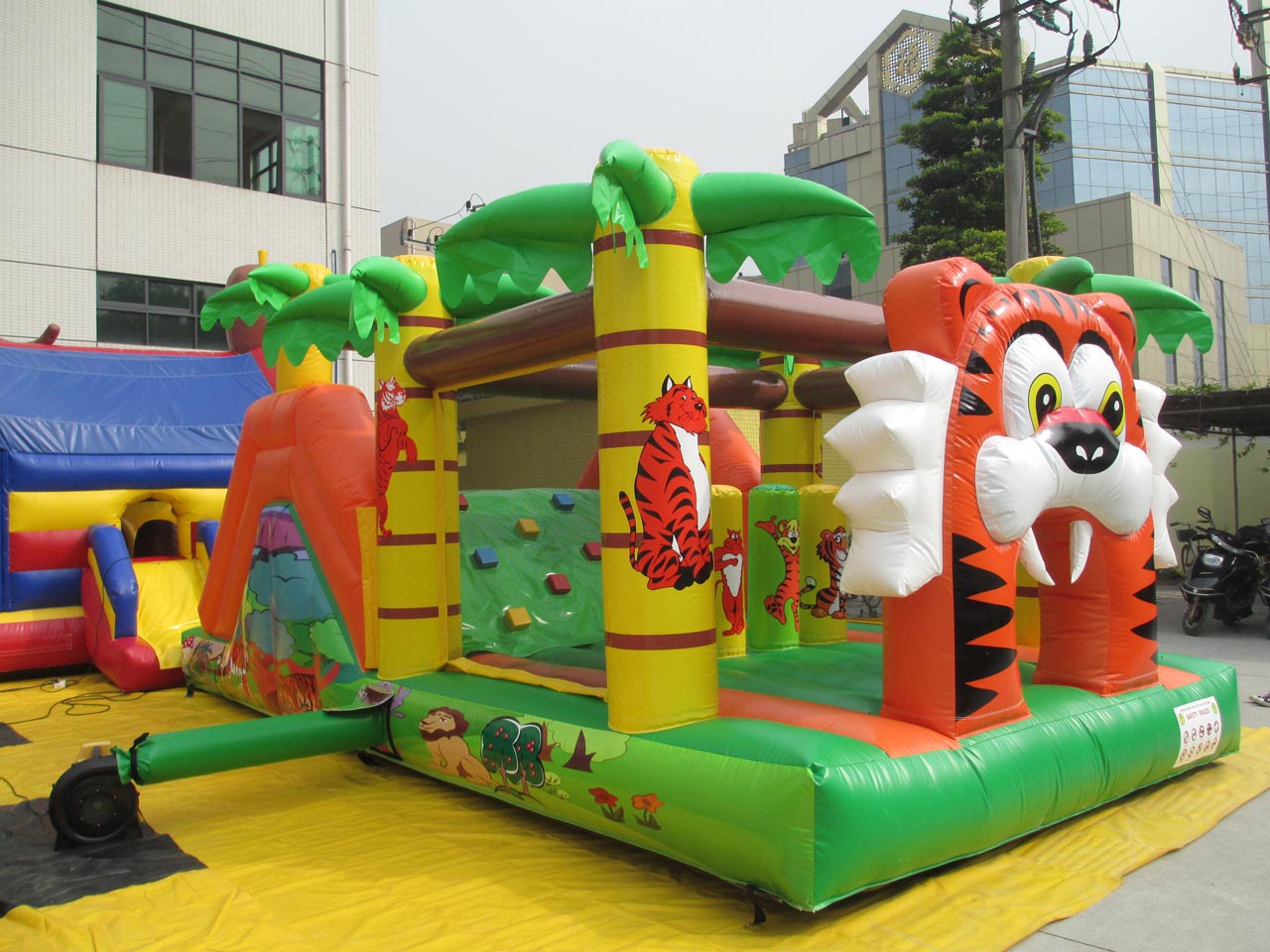 Inflatable Tiger Obstacle Course