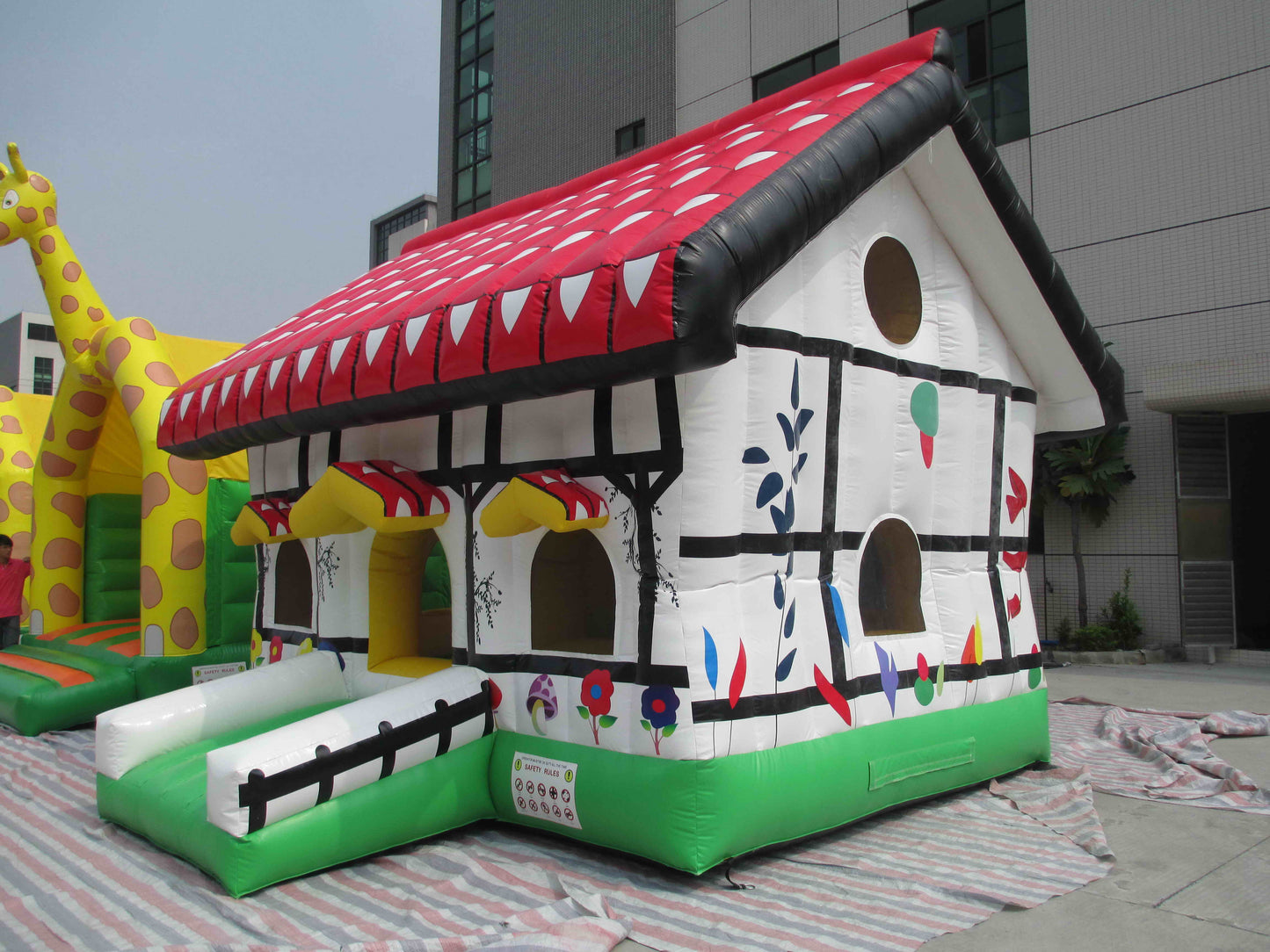 Japanese Style Inflatable Bouncing House