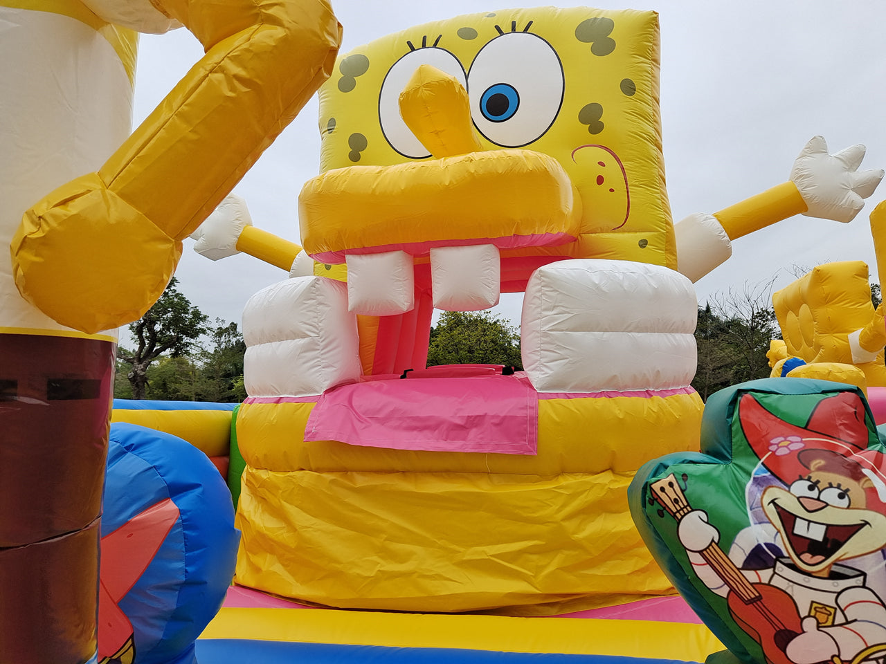 Inflatable Funcity Theme Park Sponge Bob 8m Dimension