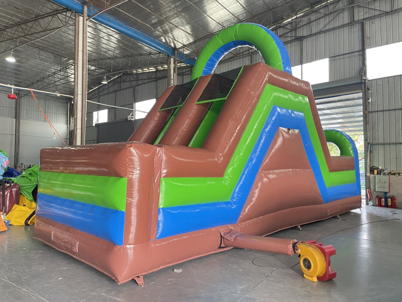 Obstáculo Inflable Con Tres Barandas 10m De Largo