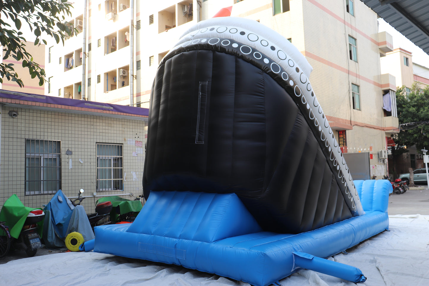 Inflatable Titanic Slides